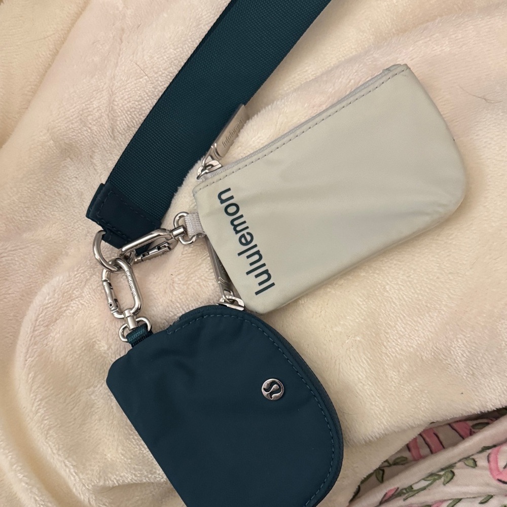 lululemon athletica Blue and Cream Crossbody Bag Duo